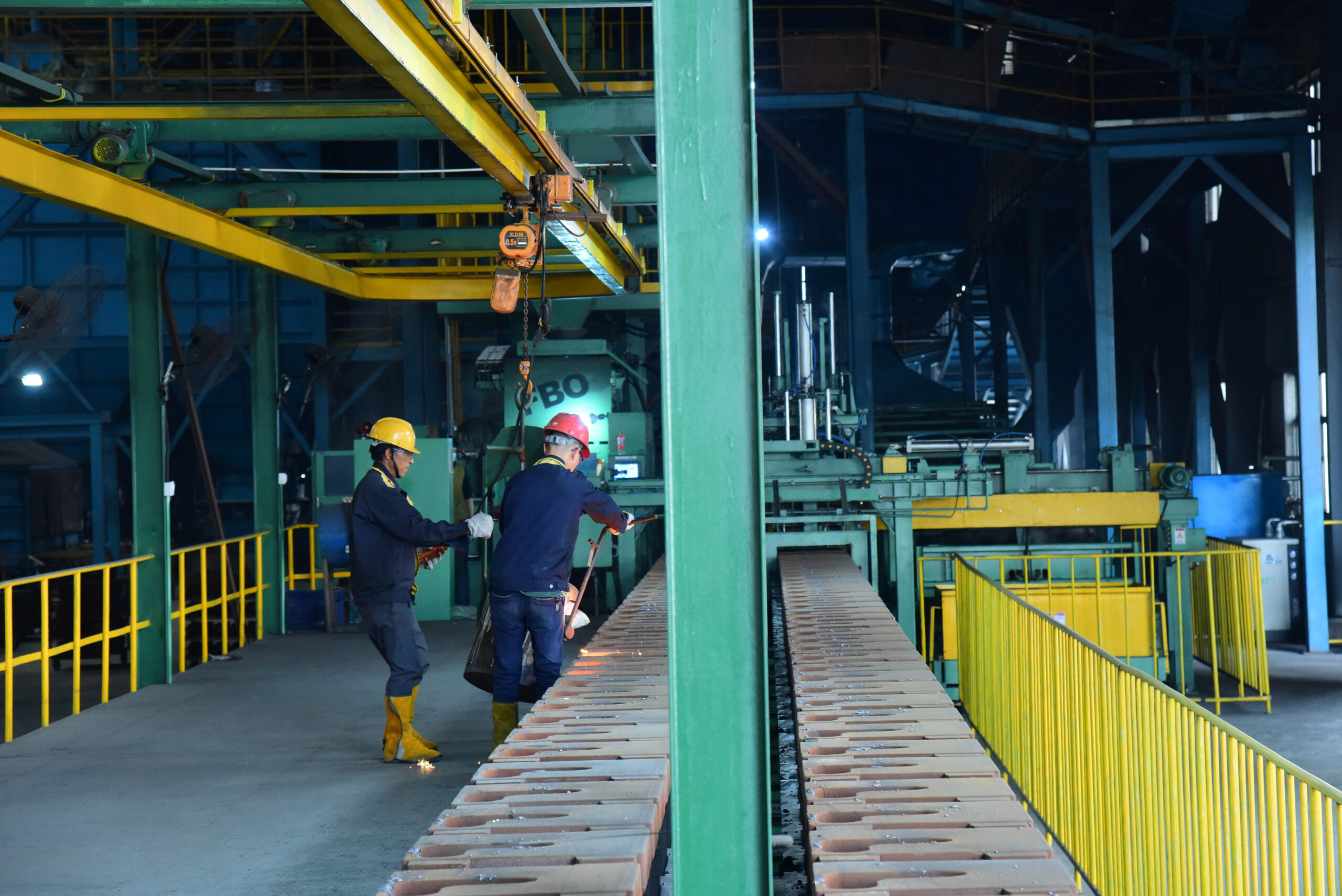 cast iron foundry, ductile casting, steel casting, stainless steel casting, machined casting parts, industrial castings, precision machining parts